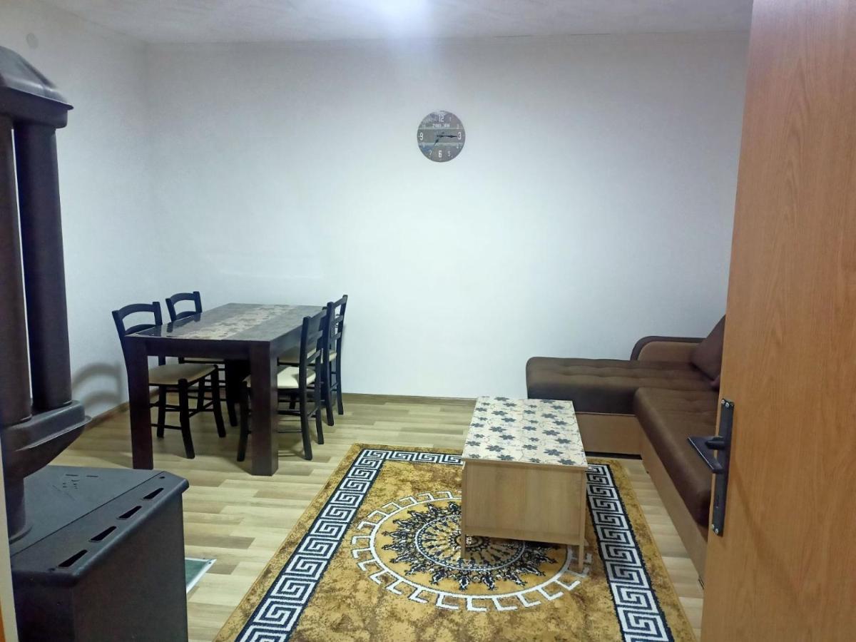 זבליאק Apartmani Momcilo מראה חיצוני תמונה