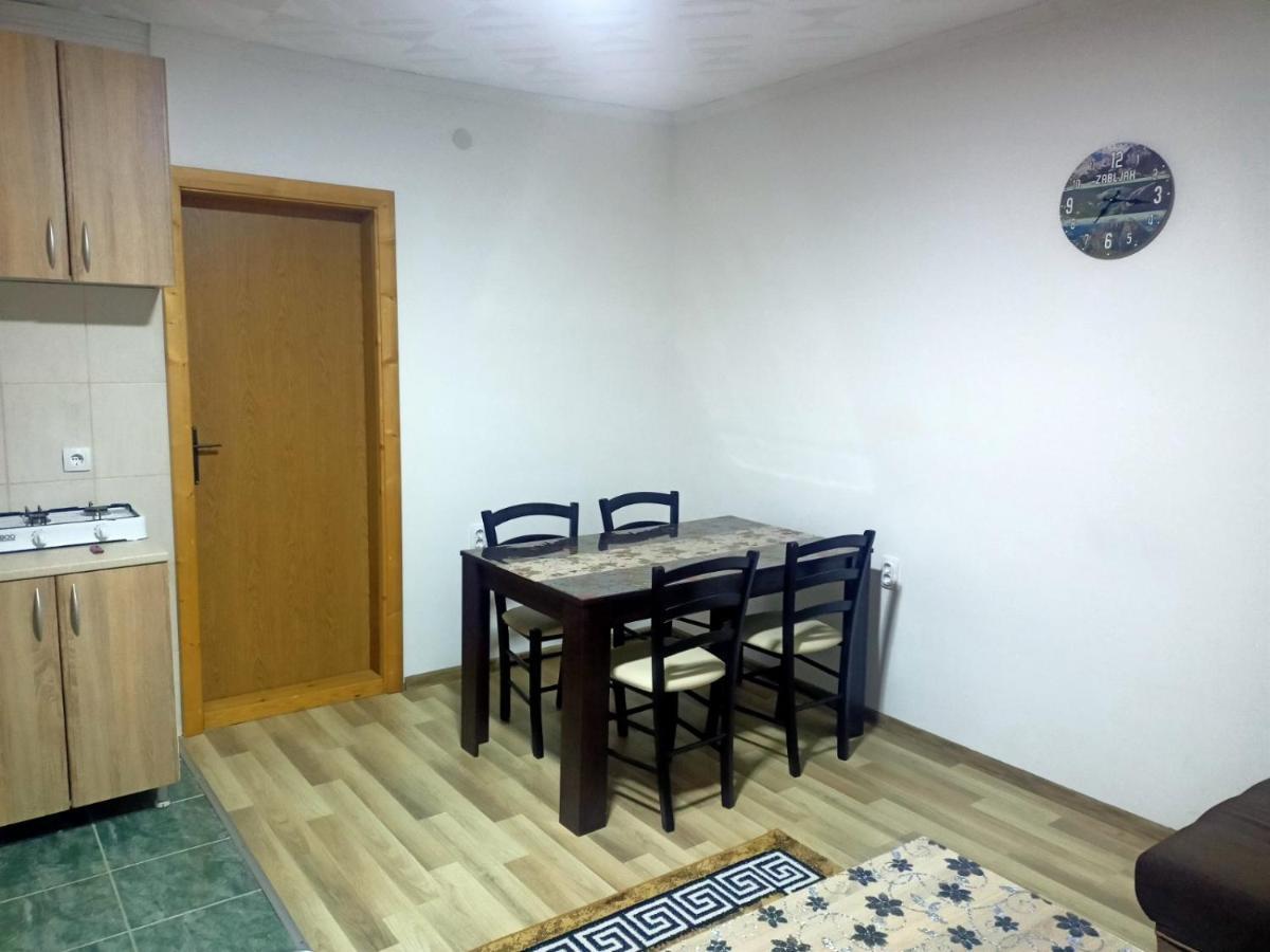 זבליאק Apartmani Momcilo מראה חיצוני תמונה
